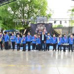 ESTUDIANTES DE LOS VALDIVIA SE PUSIERON “AL DÍA” CON SALUDO A LAS TRADICIONES