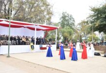 EMOTIVO HOMENAJE A LAS GLORIAS NAVALES 2026 CON MASIVO DESFILE DE HONOR